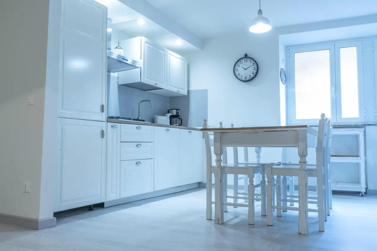 Holiday home Martalagattahome San Felice del Benaco