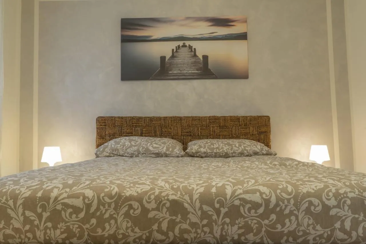 Martalagattahome San Felice del Benaco Holiday home