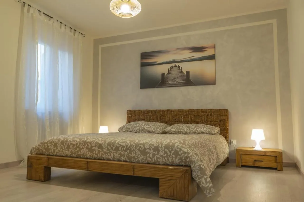 Holiday home Martalagattahome San Felice del Benaco Italy