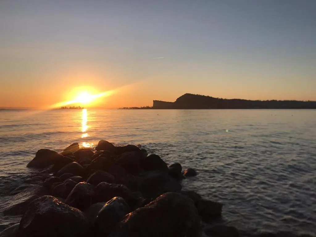 Holiday home Martalagattahome San Felice del Benaco