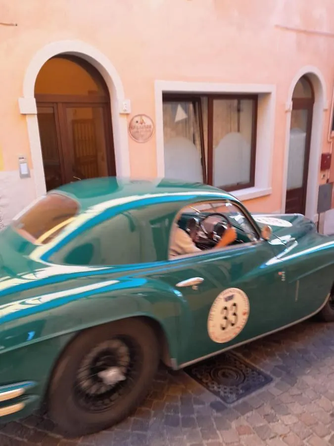 Holiday home Martalagattahome San Felice del Benaco