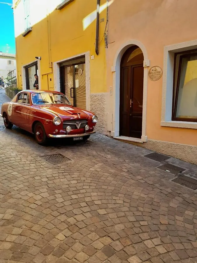 Martalagattahome San Felice del Benaco Italy
